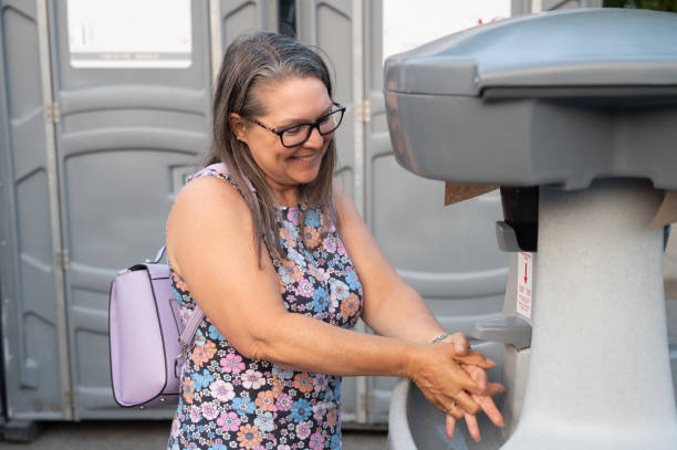 Best Portable bathroom rental  in Hillsboro, KS